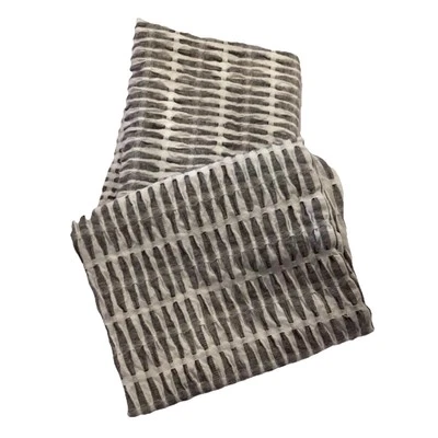 Juego de 2 fundas de almohada Haven Seersucker 20"x20", blanco y negro. Foto 1 de 4