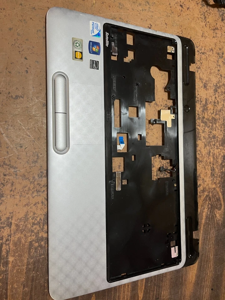 东芝 Satellite L750 L755 L755D 系列 15.6 英寸笔记本电脑掌托带触摸板 — 第 1/2 张图片