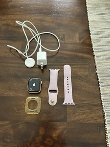 Apple Watch Series 5, 40 mm, Rose Gold - Picture 1 of 1