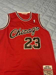 Michael Jordan Trikot #23 rot Chicago Größe Large - Bild 1 von 3