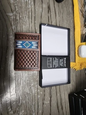 Cartera Ariat Western para Hombres Triple Plegable Cuero Bordado Incrustación Marrón Foto 1 de 4
