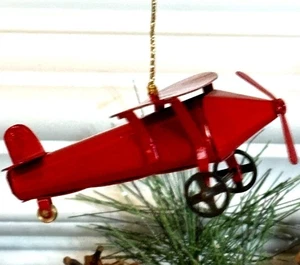 Decorazione natalizia vintage, aereo in metallo rosso, lungo 3", largo 3' con ali. - Foto 1 di 4