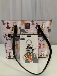 2024 Disney Parks Dooney & Bourke Katzen Beuteltasche Handtasche mit passendem Schlüsselanhänger NEU - Bild 1 von 15