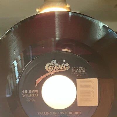 Miami Sound Machine – Falling In Love (Uh-Oh)/Primitive Love Epic – 34-06352 Foto 1 de 3