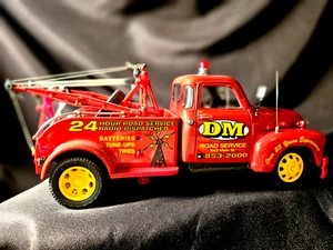 Danbury Mint 1953 Chevrolet Wrecker 1:24 Scale Inv. #5584 - Picture 1 of 5
