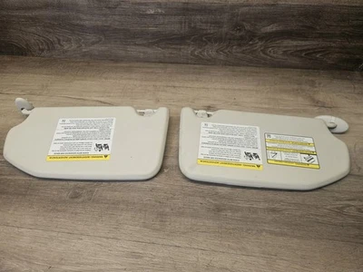 Parasol izquierdo y derecho Ford EcoSport Titanium 2018-2022 con espejo fabricante de equipos originales Foto 1 de 3