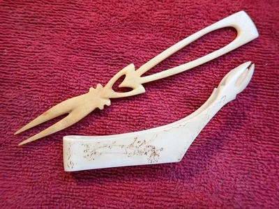Lot of 2 SMALLER BONE/HORN TOOLS PRIMITIVE FOLK ART SAMI PEOPLE SWEDEN SWEDISH - Image 1 of 4