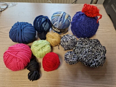 Wolle  - Reste zum Basteln  - mehr als 400 gramm - Wollreste - Bild 1 von 2