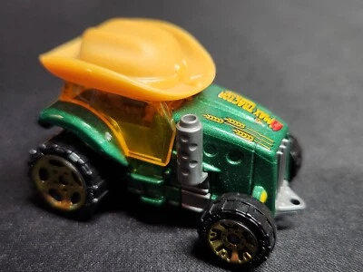 Matchbox Max Tractor - Green With Farm Hat - Made in China - MB653 - 2003 - Image 1 of 4