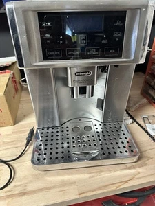 DeLonghi PrimaDonna Avant Chrome ESAM 6750 Metallic Grau 14 Tassen... - Bild 1 von 4
