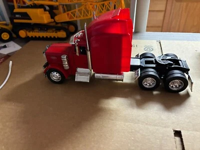 1/32 NEW RAY USED RED PETERBILT 379  SEMI TRACTOR, NO PACKAGING #B327 - Image 1 of 3