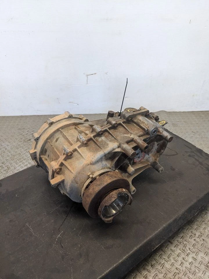 Estuche de transferencia VIN W 6º dígito cuerpo Jk 3,6 L manual compatible con 07-18 WRANGLER 1129089 Foto 1 de 4