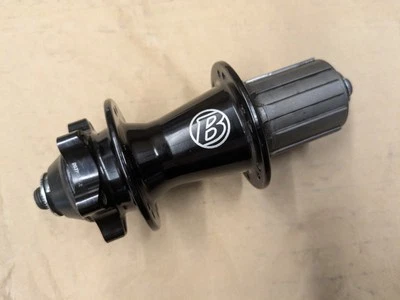 Cubo traseiro Bontrager Select 130mm QR 24 furos freio aro raio emparelhado HG 10-SP - Imagem 1 de 4