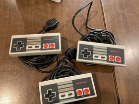 Vintage Nintendo NES OEM qty 3 Controllers . Authentic