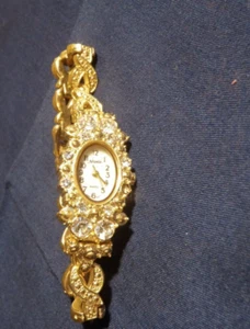 Reloj Novelle dorado para mujer - ovalado con pedrería - Espectacular - Imagen 1 de 7