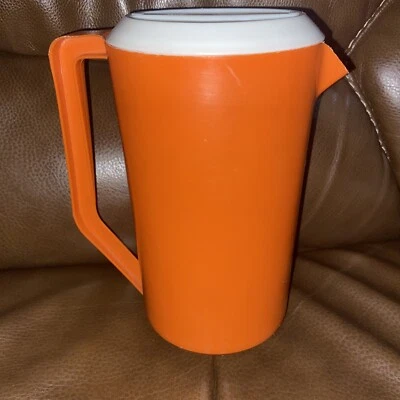 Rubbermaid Pitcher 2 1/4 Quart Orange  with White Lid  -2445 - VINTAGE🔥 - Image 1 of 4