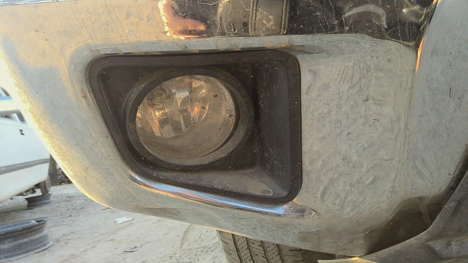 Faro antiniebla derecho TOYOTA TUNDRA 14 15 16 17 18 19 20 21 Foto 1 de 1