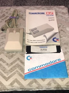 VINTAGE 1986 COMMODORE 64 MOUSE MODEL 1351 with MANUAL & SOFTWARE - Photo 1/4