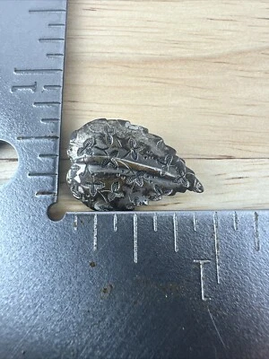 Antiguo vástago de botón de flores florales en forma de hoja Art Nouveau de plata de ley Foto 1 de 4