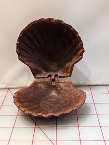 Vintage schwere Gusseisen Jakobsmuschel Maritim Muschel aufklappbar Schmuck Stash Box  - Bild 1 von 4