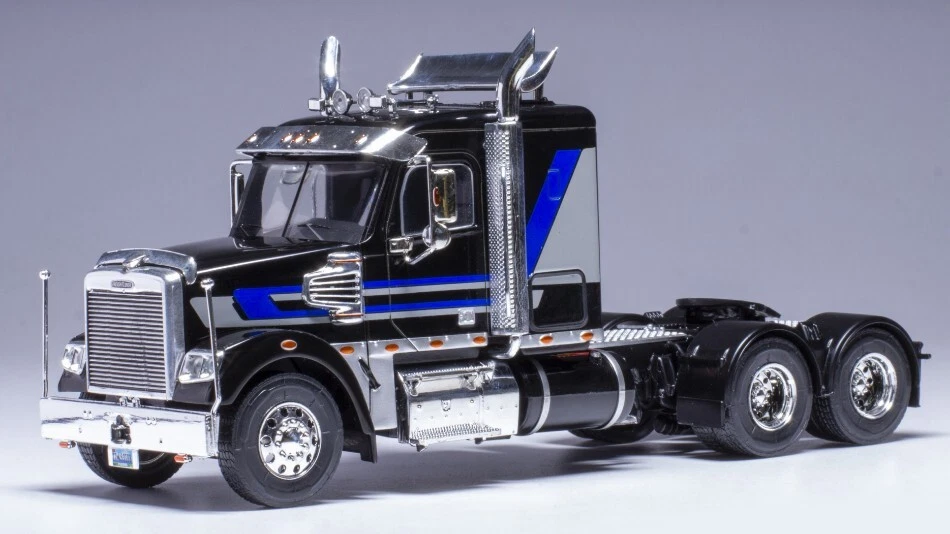 Freightliner Coronado 2012 Black / Grey Camion Truck 1:43 Model IXO MODEL - Immagine 1 di 1