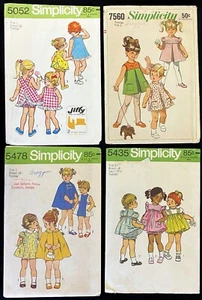Set 4 60/70er Mädchen Gr. 1 Kleid Sommerkleid Bloomers Umhang Einfachheit Muster kariert - Bild 1 von 2