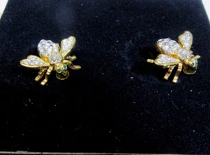 Vintage JOAN RIVERS BEE goldfarbene Schraubverschluss KRISTALL OHRRINGE mit grünen Augen Neu im Karton - Bild 1 von 3