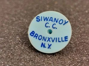 Vintage Siwanoy Country Club Bronxville New York Putting Golf Ball Marker - Picture 1 of 2