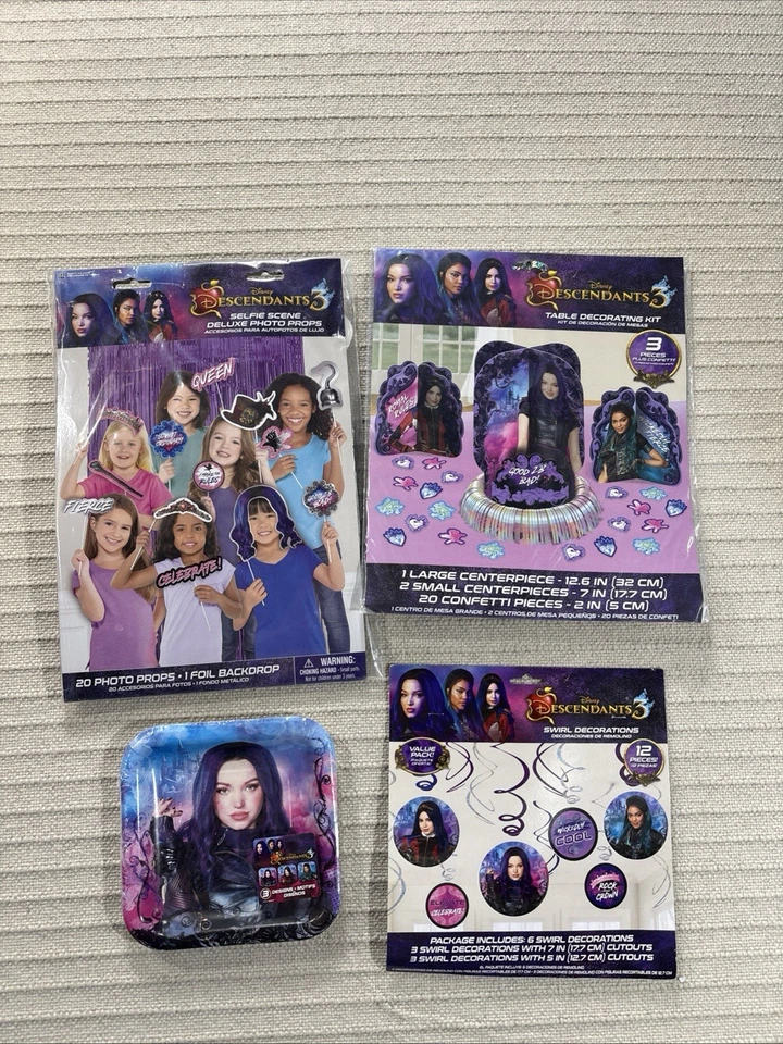 Descendants 3 Party Photo Booth Centerpiece Accessories Swirl Hanging 8 Plates - Image 1 of 4