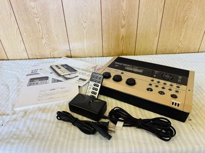 Roland CD-2u Portable SD/CD Recorder Working item w/Remote control - Image 1 of 4