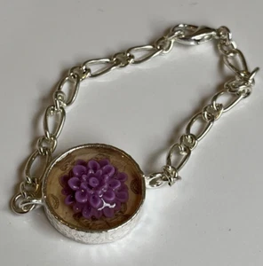 6.5" Bracelet with Resin & Flower in a Bezel Setting on a Silver Plated Chain - Picture 1 of 6