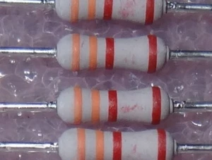 2 pcs 3.3k ohms (3300 ohms) 1W, 2% tolerance metal oxide resistors. - Picture 1 of 1