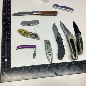 2 KNIFE BLADE CUT POCKET FOLDING LOT 8 POLICE M&P GRIZZLY BEAR OMOR JAPAN LARK - Picture 1 of 20