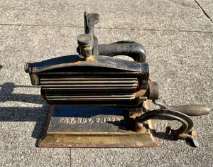 Antique CROWN Fluter Crimper Pleater Cast Iron & Brass Pat. 1875 Hand Crank - Picture 1 of 17