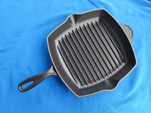 Le Creuset Grillpfanne Gusseisen schwarz, 26 cm quadratisch, neuwertig - Bild 1 von 7