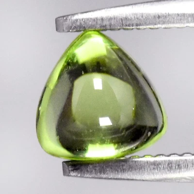 💎 0.58ct Triangle Cabochon Natural Green Peridot - Untreated, Myanmar Gemstone - Image 1 of 4
