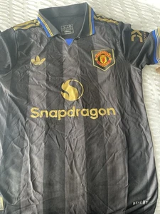 Manchester United Replica Jersey Men’s L Slim Fit - Picture 1 of 5