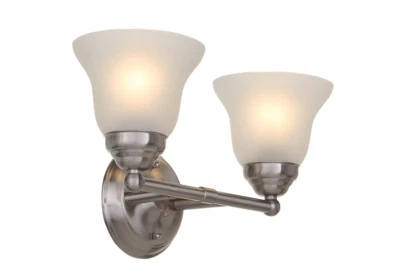 Luz de tocador Ashhurst de 2 luces de níquel cepillado con pantallas de vidrio esmerilado de Hampton B Foto 1 de 4