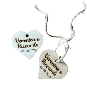 Tag cuore in legno inciso personalizzabile per bomboniere eventi - Foto 1 di 3