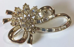 Vintage Light Gold-tone Bow Brooch w Clear White Rhinestones 2" - Picture 1 of 5