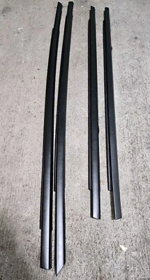 11-23 DODGE ЗАРЯДНОЕ УСТРОЙСТВО ОТДЕЛКА ОКНА ЧЕРНЫЙ ПОЯС РАЗВЕРТКИ ВОЙЛОК МОЛДИНГ OEM SRT R/T SRT8  - Изображение 1 из 4