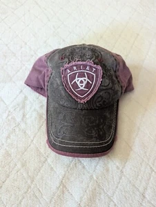 Gorra de béisbol Ariat Distressed Scroll M&F Western Products ajustable OSFA - Imagen 1 de 8