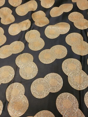 Tela con patrón de moneda de oro negro 56” X 12 yardas Foto 1 de 3