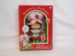 Bambola classica Strawberry Shortcake 2021 il design originale anni 80 NUOVA - Foto 1 di 9