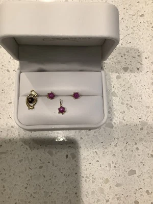 Zafiro estrella rosa y oro. Colgante y pendientes Foto 1 de 3