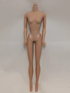 Vintage #5 Barbie R Straight Leg Body Small Knob Good Polish Mattel Japan 1961 - Picture 1 of 10