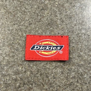 Tessuto Dickies Patch Rosso 5/8” X 1 1/8” Logo Cucito - Foto 1 di 4