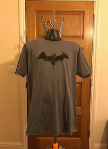 DC BATMAN DARK KNIGHT MENS XXL GREY LARGE T-SHIRT MENS FASHION - Picture 1 of 5