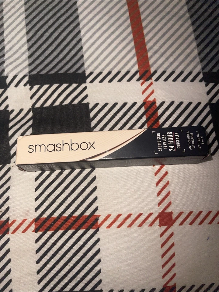 smashbox StudioSkin Flawless Concealer FAIR LIGHT WARM PEACH .27oz - Image 1 of 1