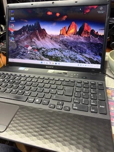 Sony Vaio VPCEH 15.6" Laptop i5-2430m/126gbSSD/8gbRAM/Win11proNeu refurbished - Bild 1 von 4